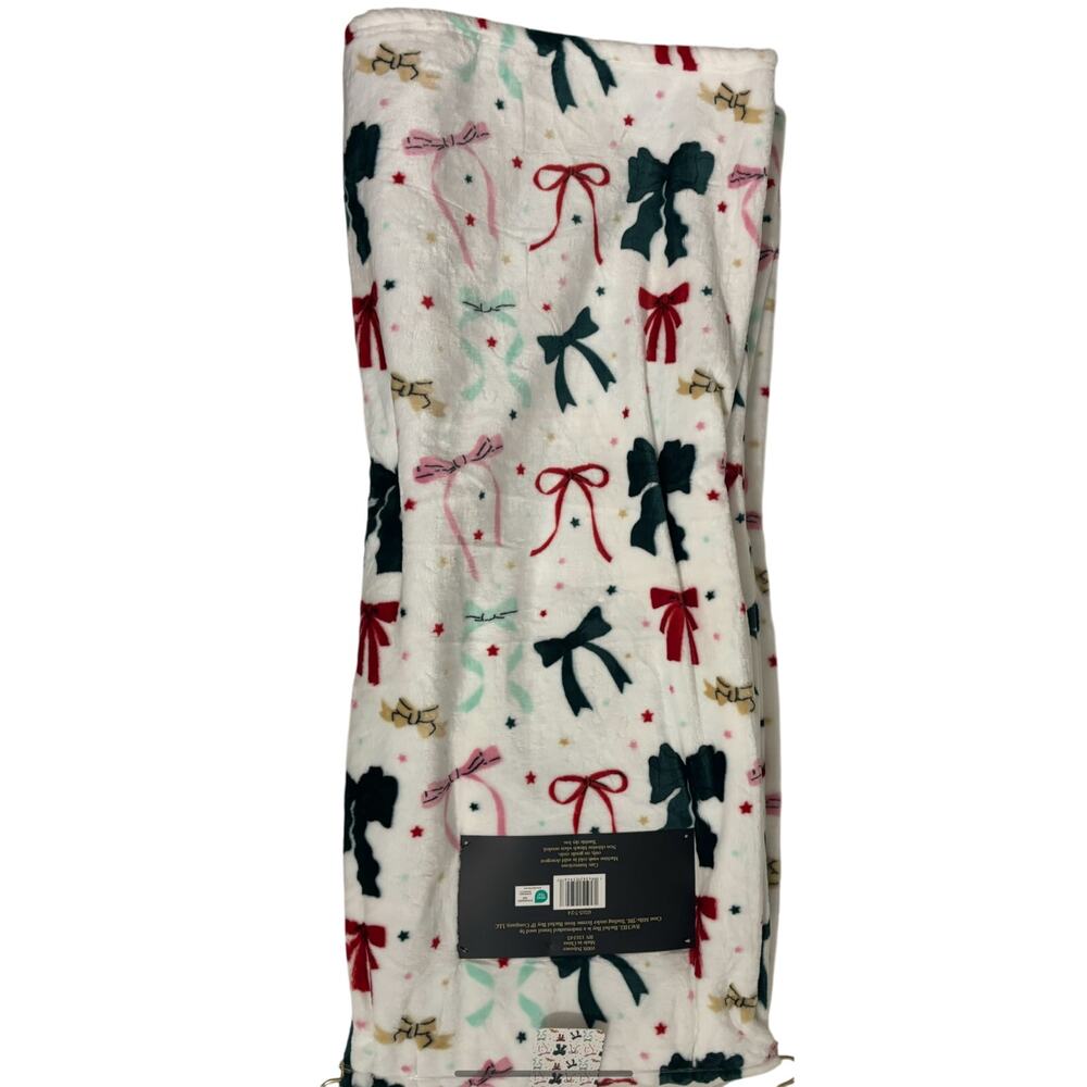 Coquette Bows soft cozy throw blanket